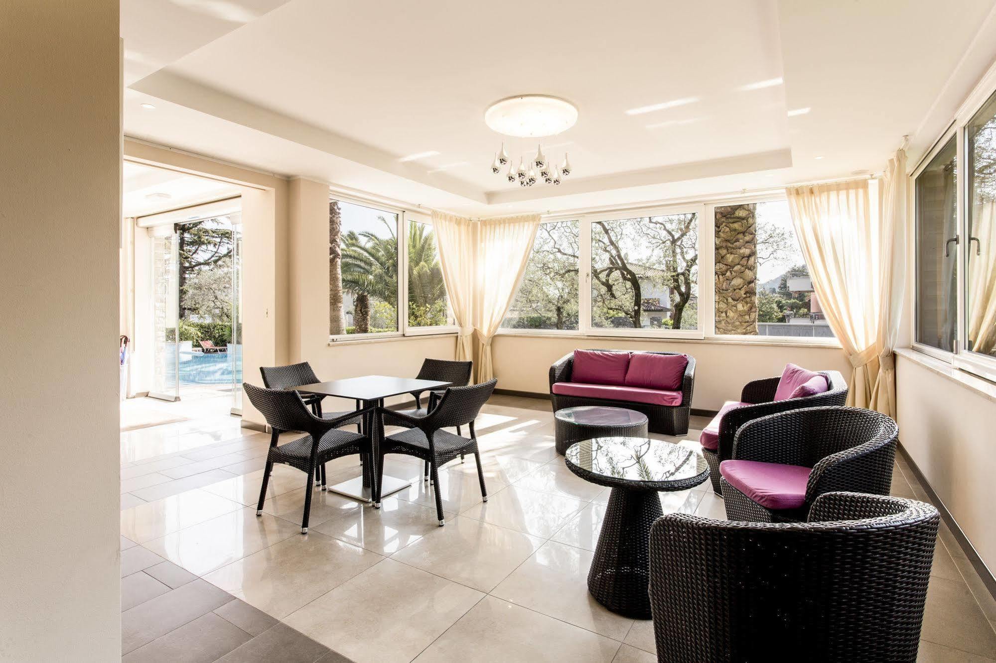 Hotel Sorriso Тосколано-Мадерно Экстерьер фото