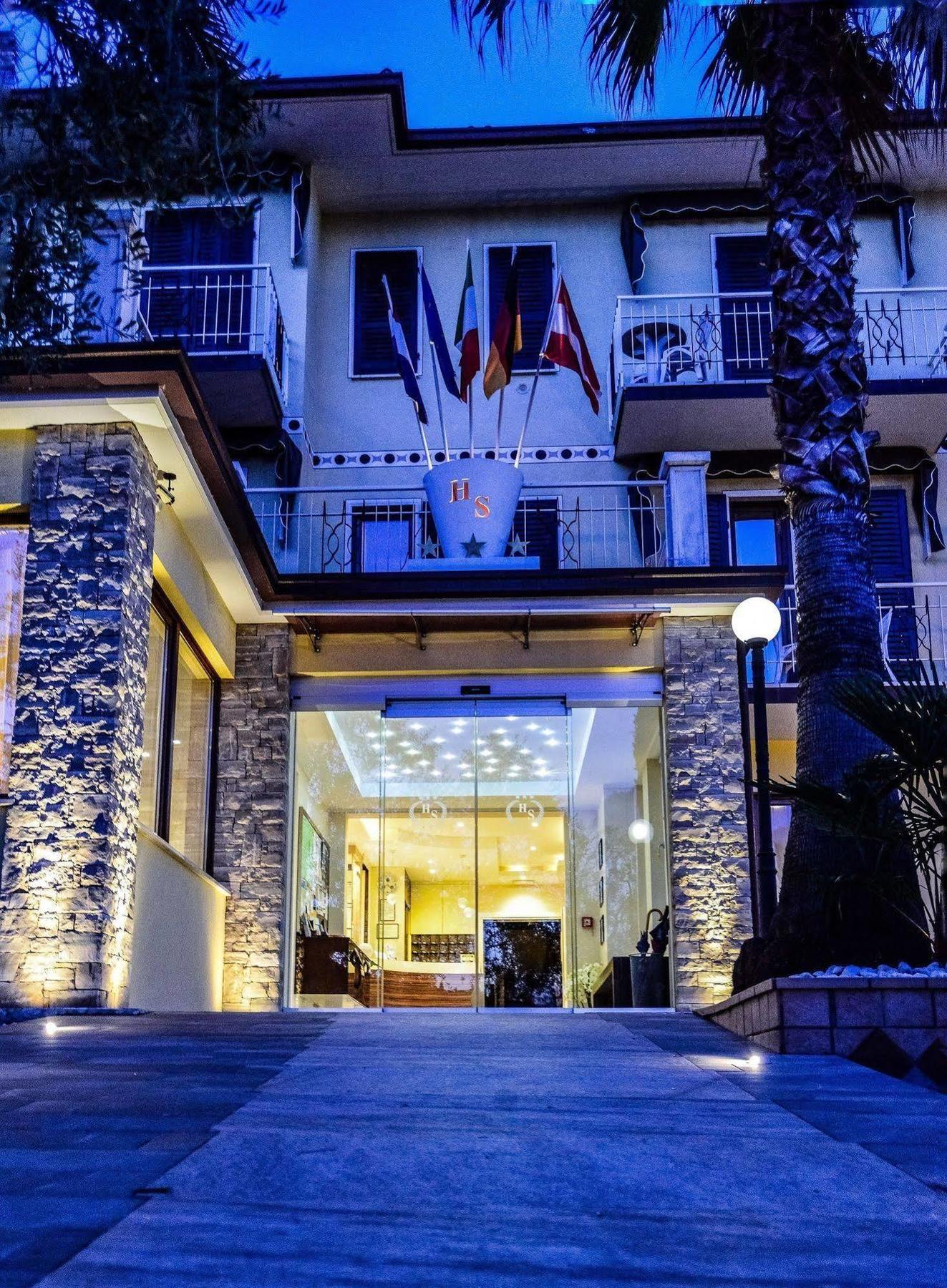 Hotel Sorriso Тосколано-Мадерно Экстерьер фото