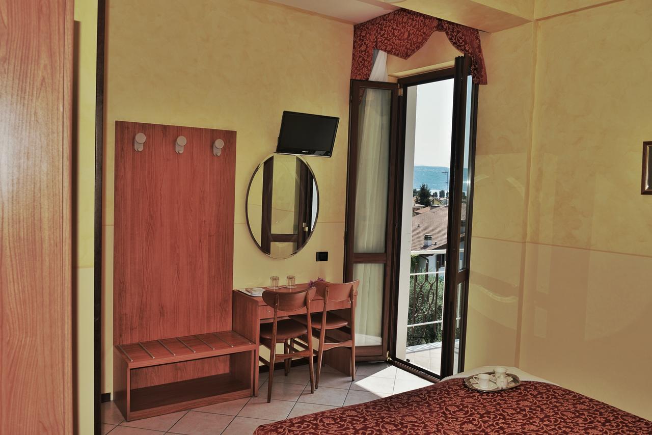 Hotel Sorriso Тосколано-Мадерно Экстерьер фото